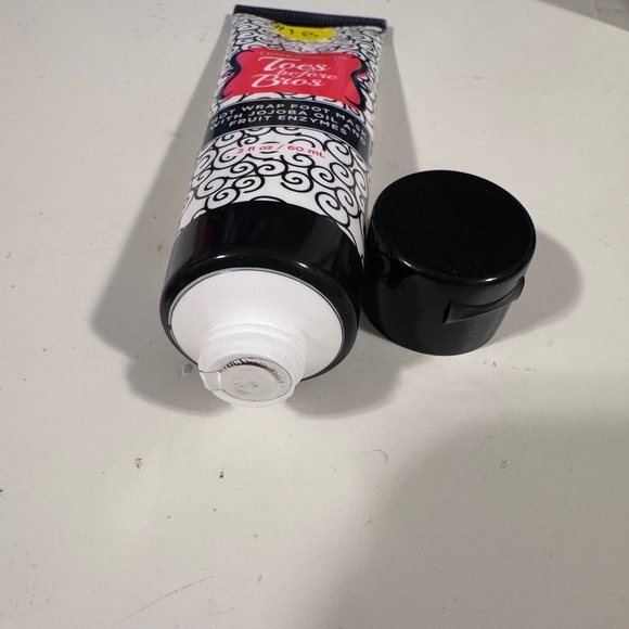 ❣️SALE❣️~$10~Perfectly Posh~Toes before Bros~Hot Wrap Foot Mask~ New and Sealed - Picture 4 of 4